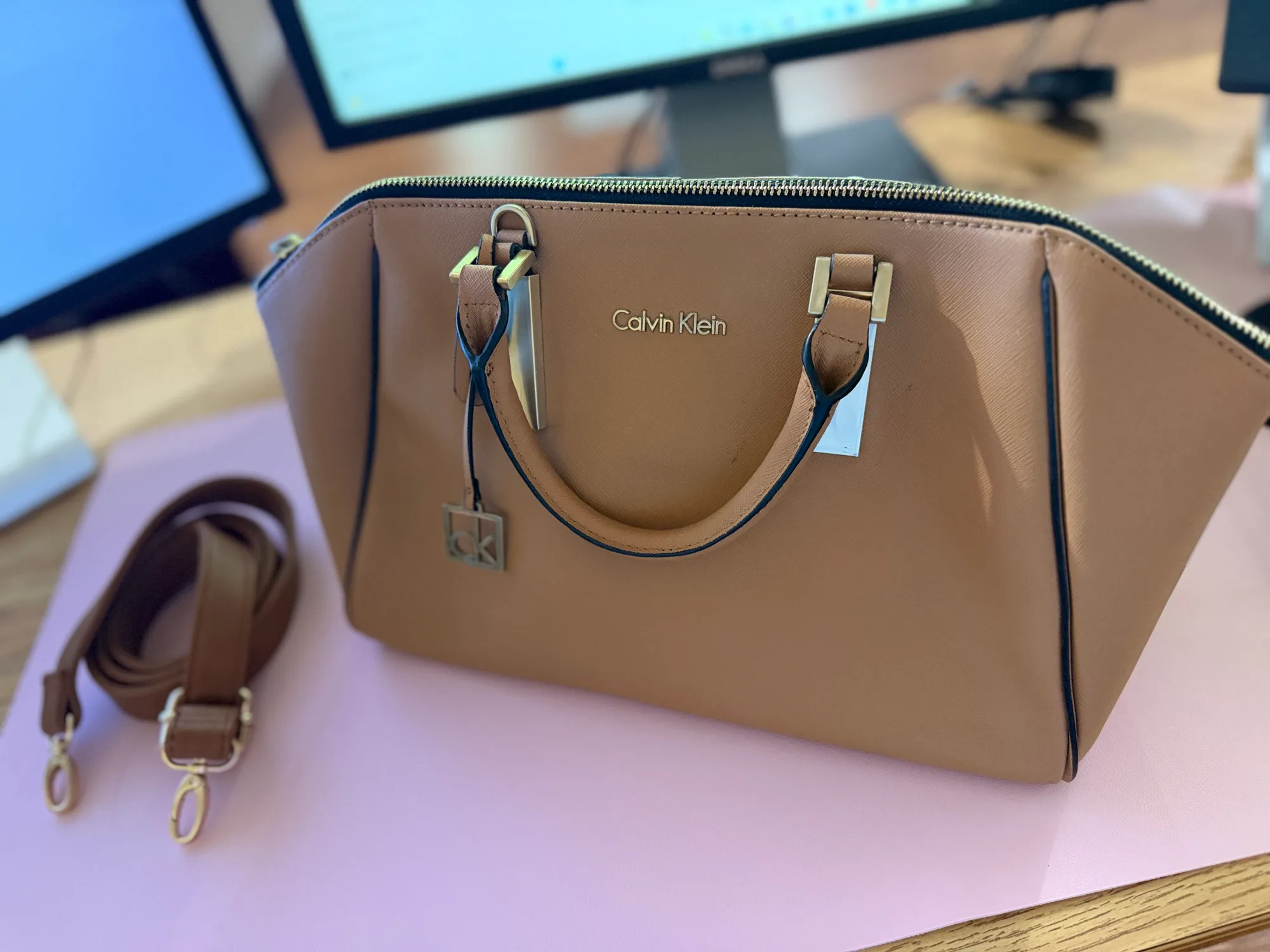 Sac Calvin Klein en excellent état.